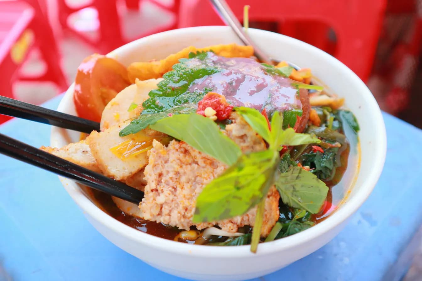 18.) Bún Riêu