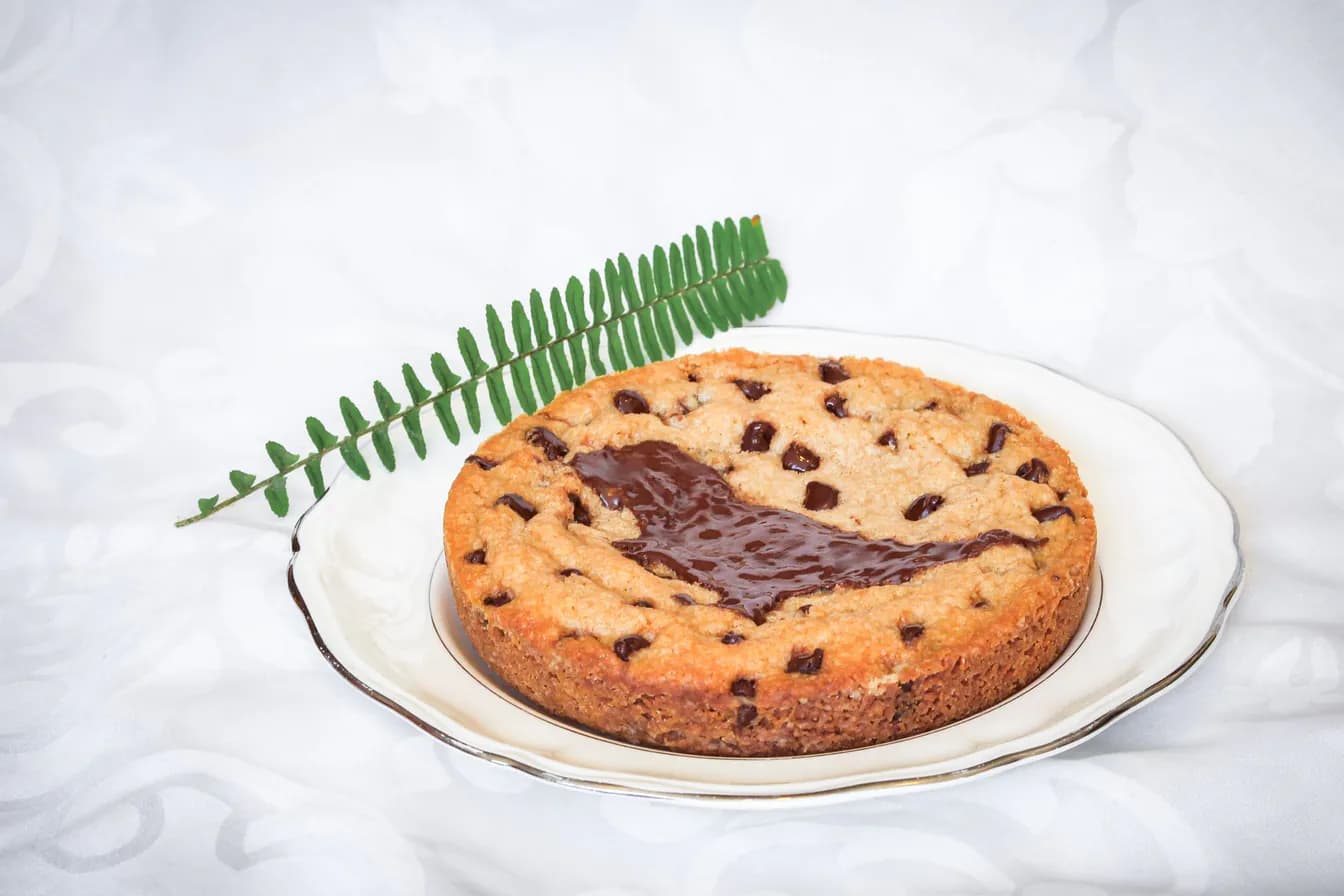 Chocolate Chip Cookie Cake (12")