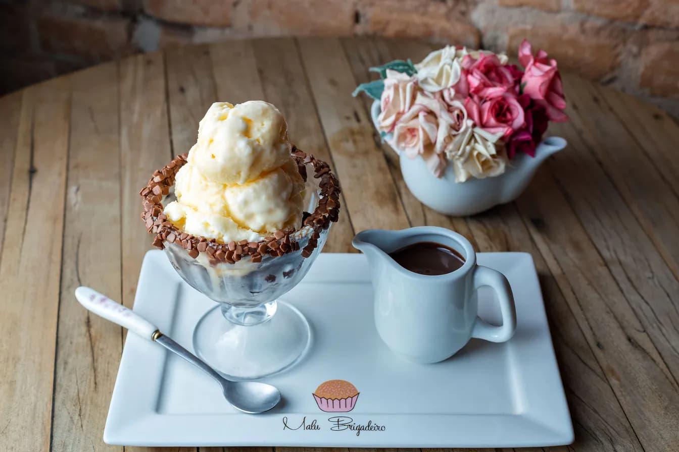 Kids ice cream sundae