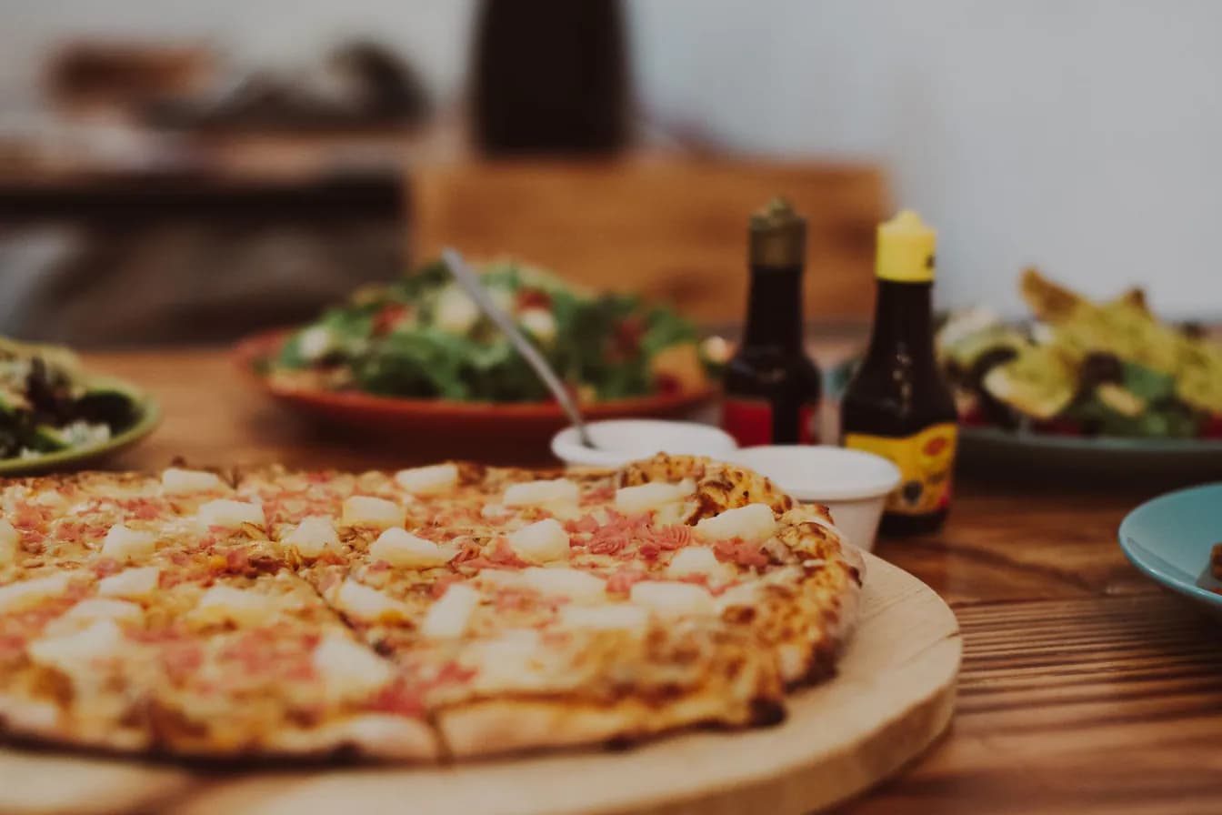 Large Hawaiian Pizza