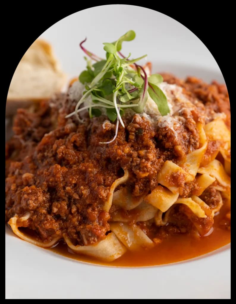 TAGLIATELLE BOLOGNESE