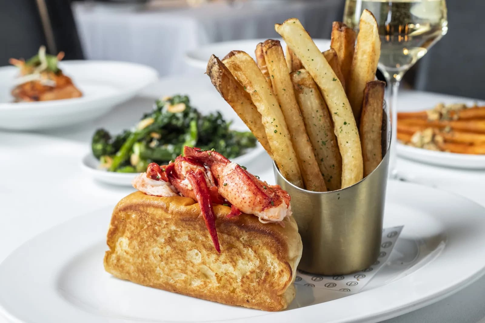 LOBSTER ROLL