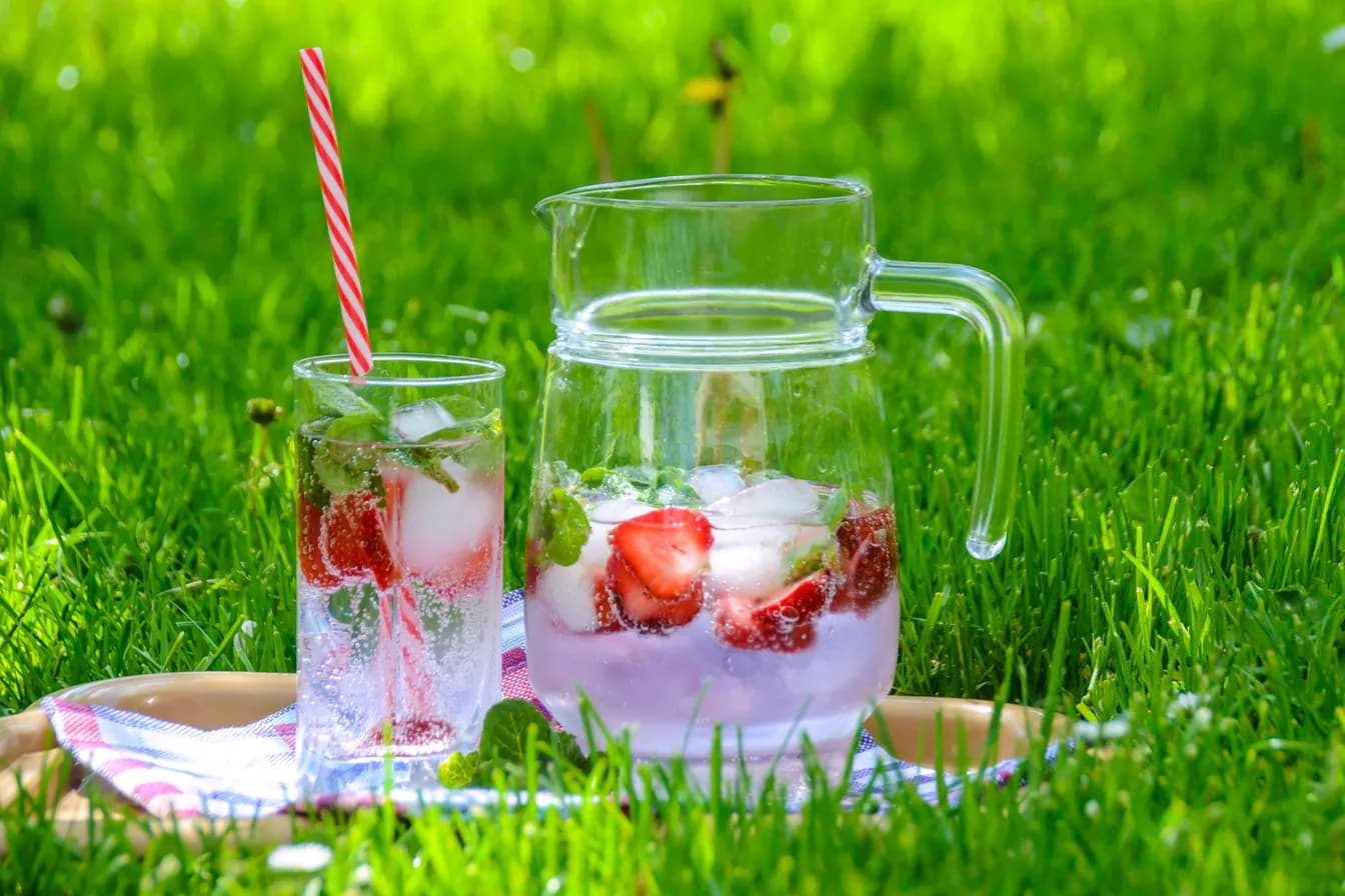 Strawberry-Mint Lemonade