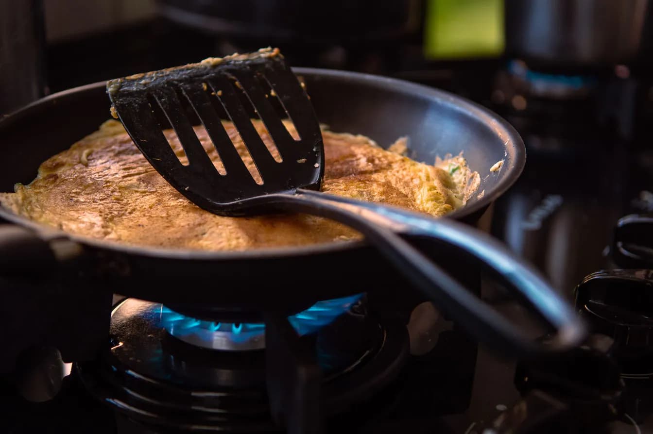 Build-Your-Own Omelet