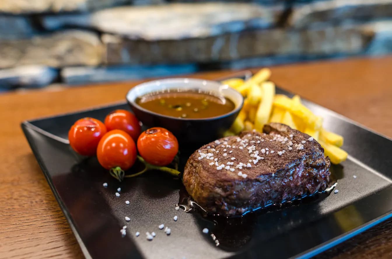 STEAK & FRIES
