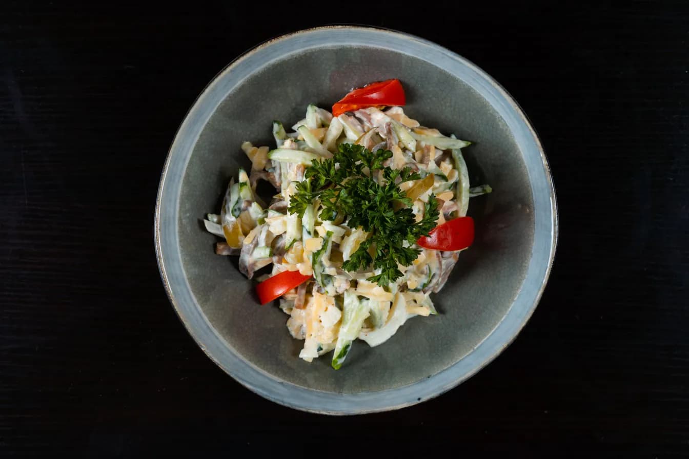 Large salads for your party inspired in our menu.