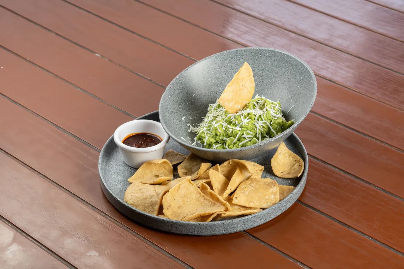 Chips & Guacamole