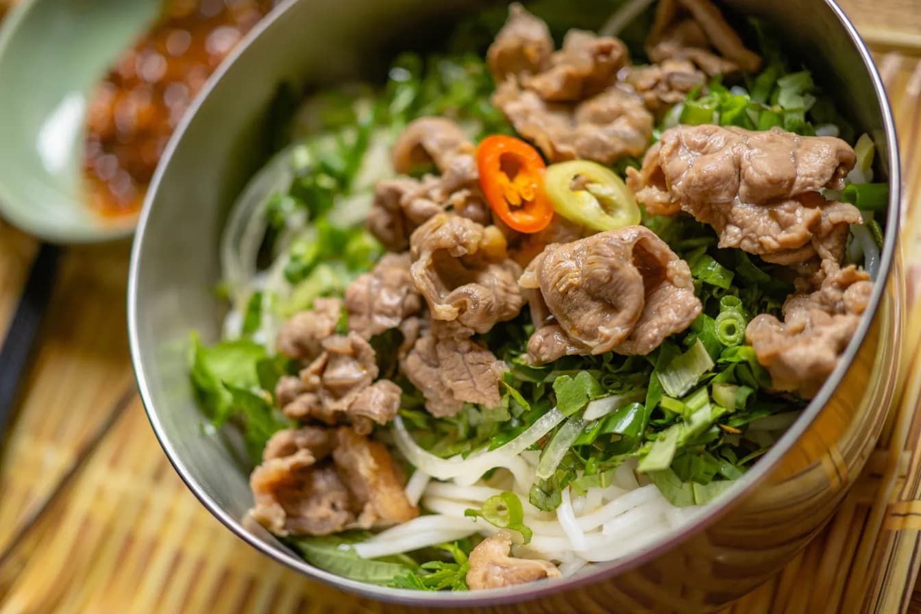 WAGYU STEAK & NOODLE BOWL*