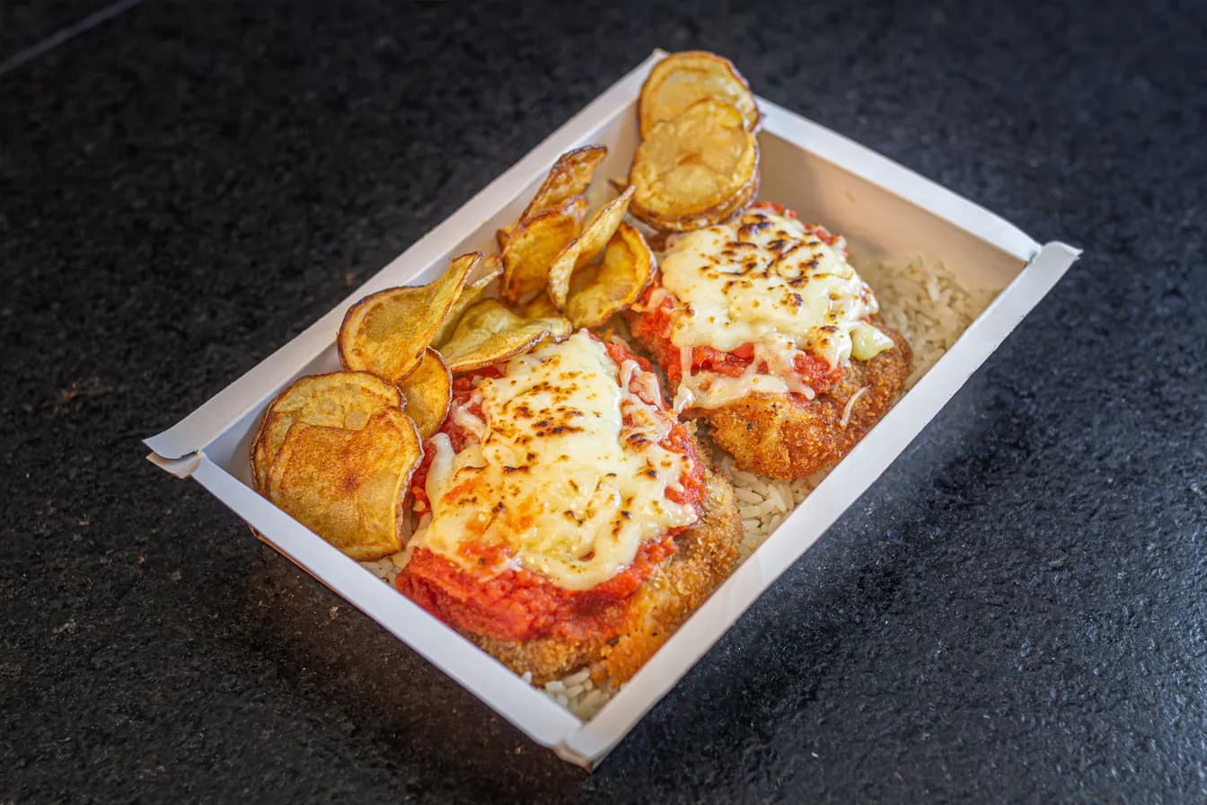 Chicken Parmigiana / Pollo a La Parmesana