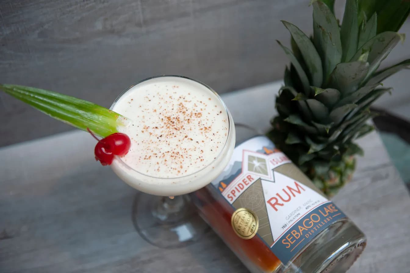 PINEAPPLE RUM COCKTAIL