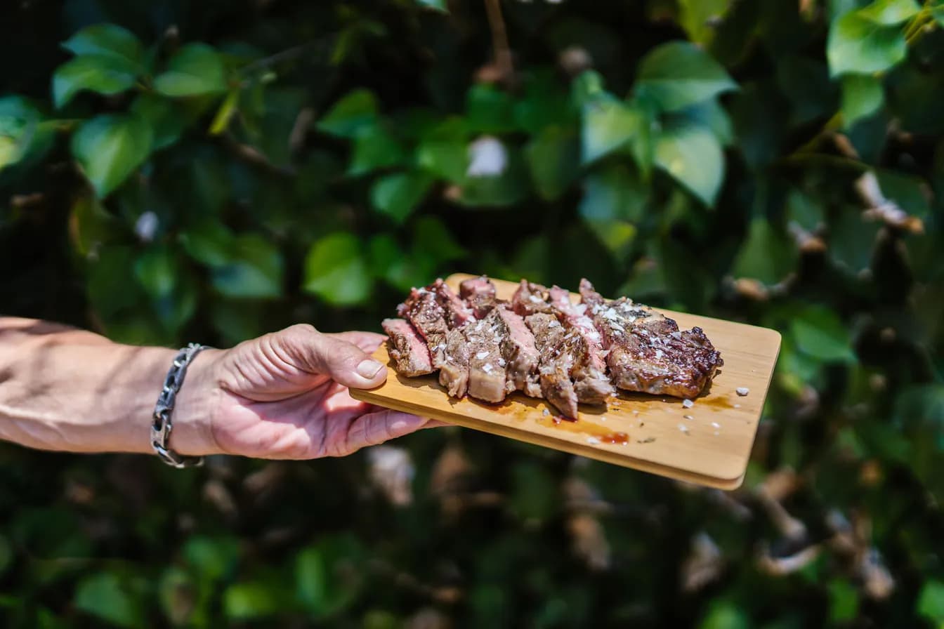 NEW YORK STRIP STEAK (14 oz)