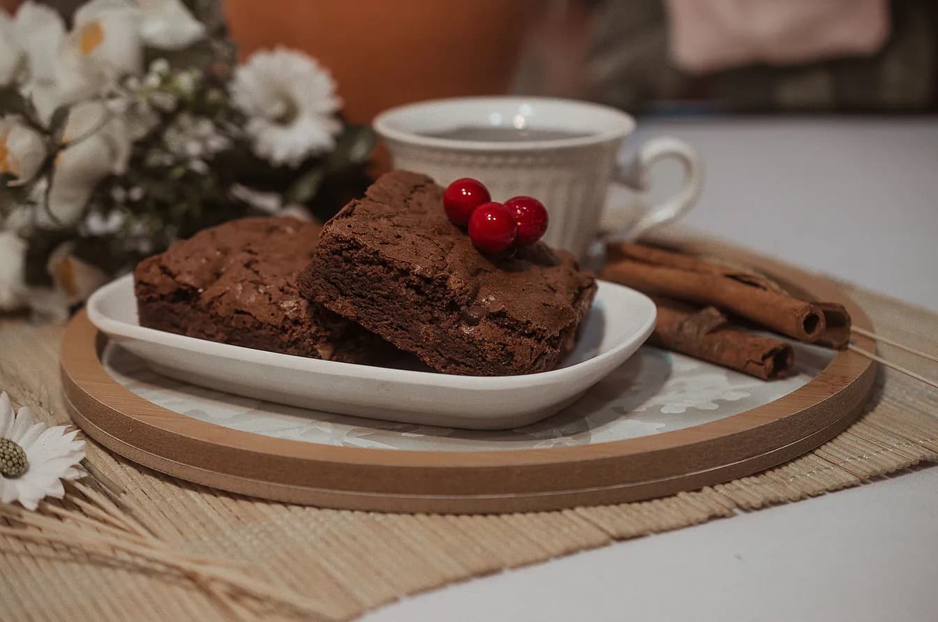 FLOURLESS FUDGE BROWNIE